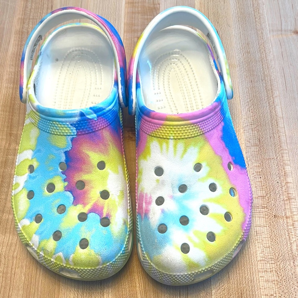 Tye dye Crocks